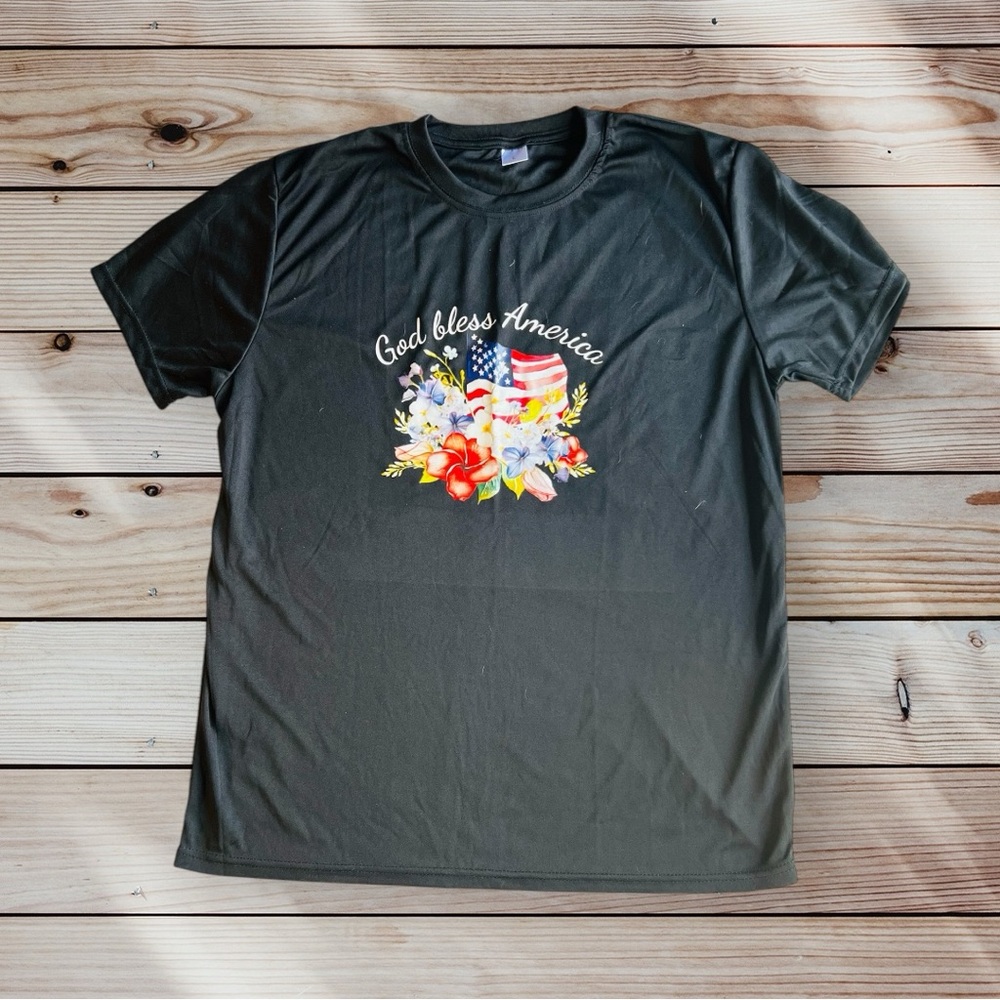 Source Unknown Black Short Sleeve Tee with Tropical Graphic